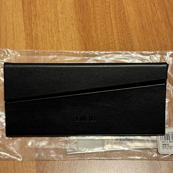 Christian Dior Umbrage Round Sunglasses - Picture 4 of 5